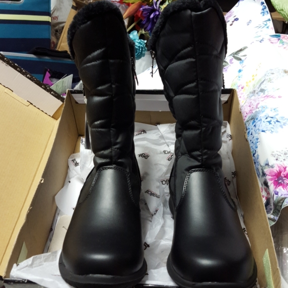 NIB womens Totes black waterproof boots - Picture 2 of 11